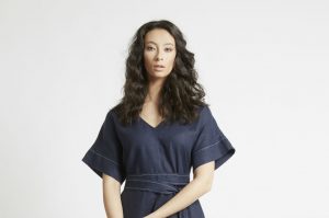 Lady in Frske top