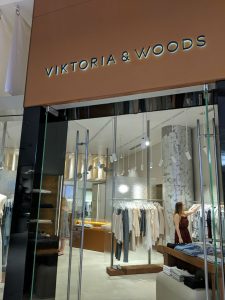Viktoria & Woods