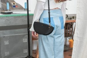 Simetrie crescent moon bag